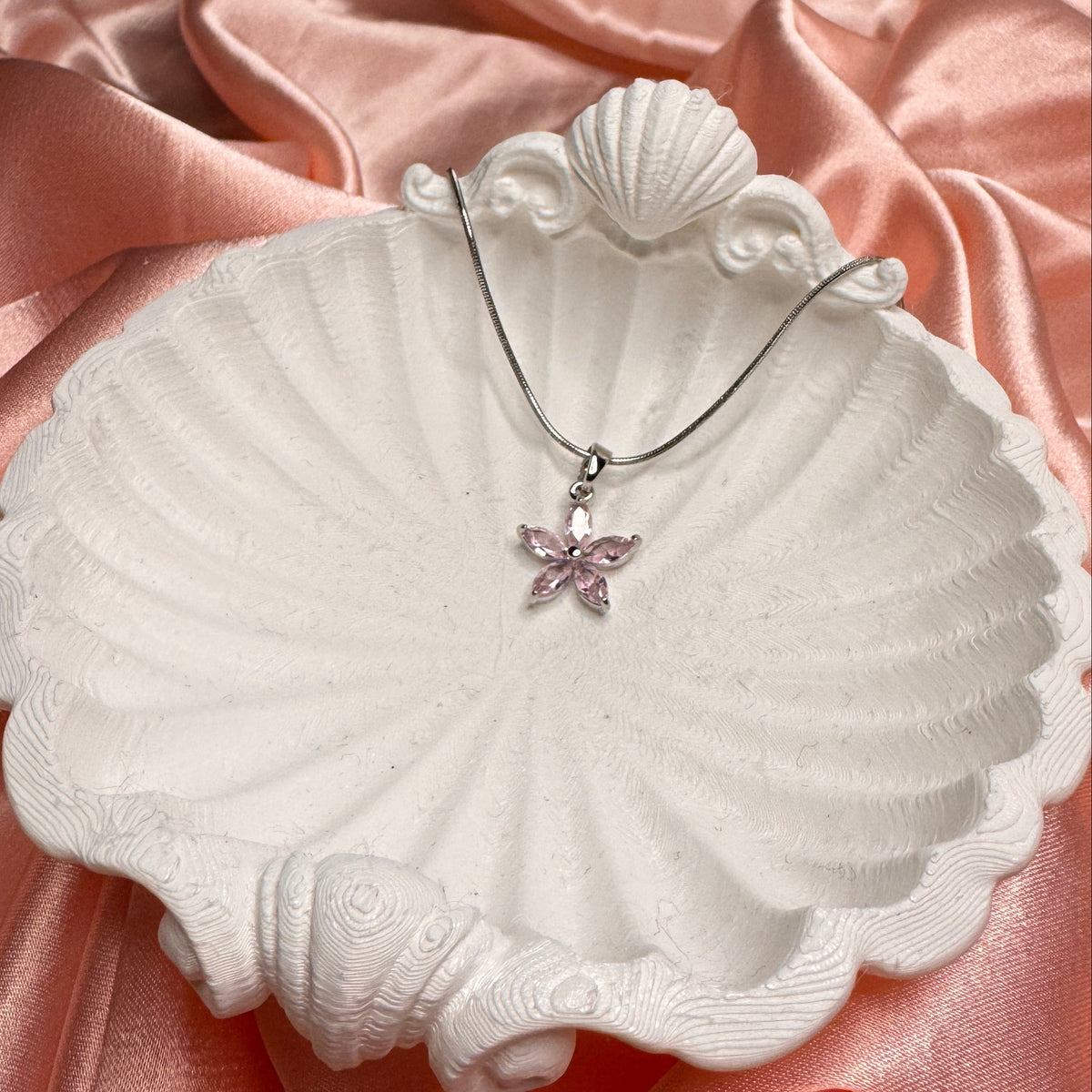 Laira Pembe Kristal Taşlı Çelik Kolye Silver