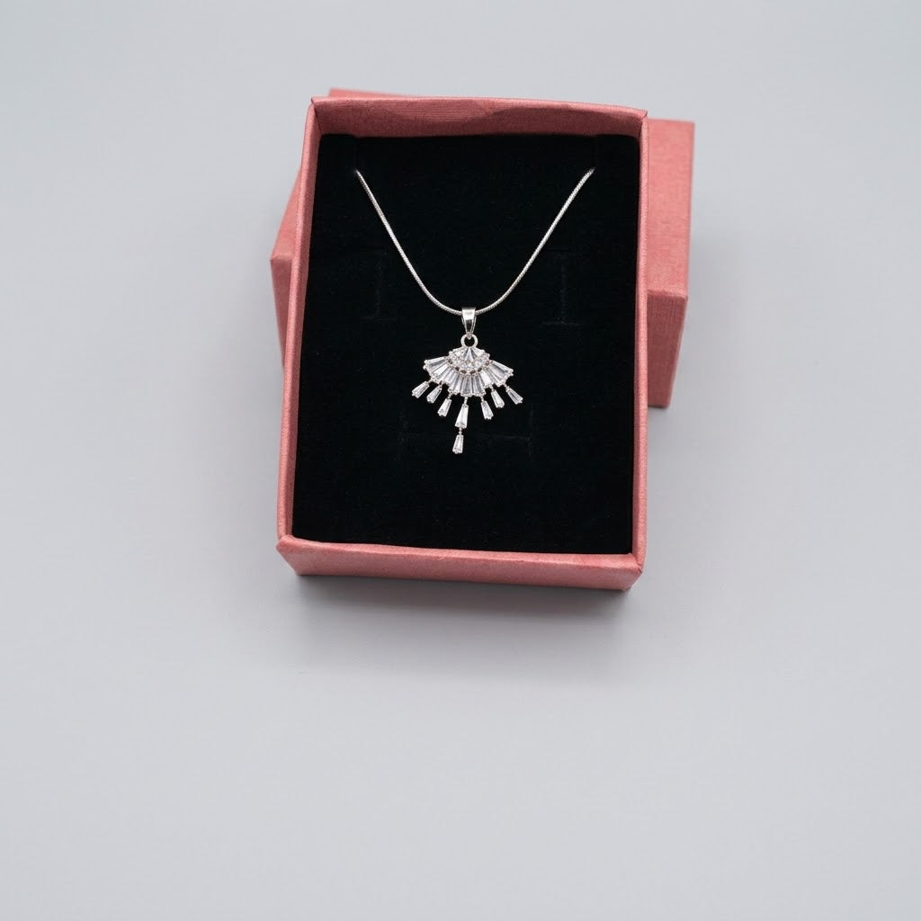 Syla Işıltılı Yelpaze Kolye