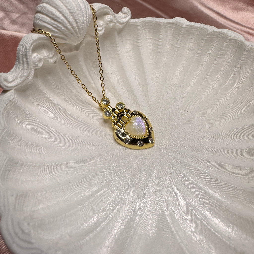 Celestia Şato ve Kalp Motifli Taşlı Çelik Kolye Gold