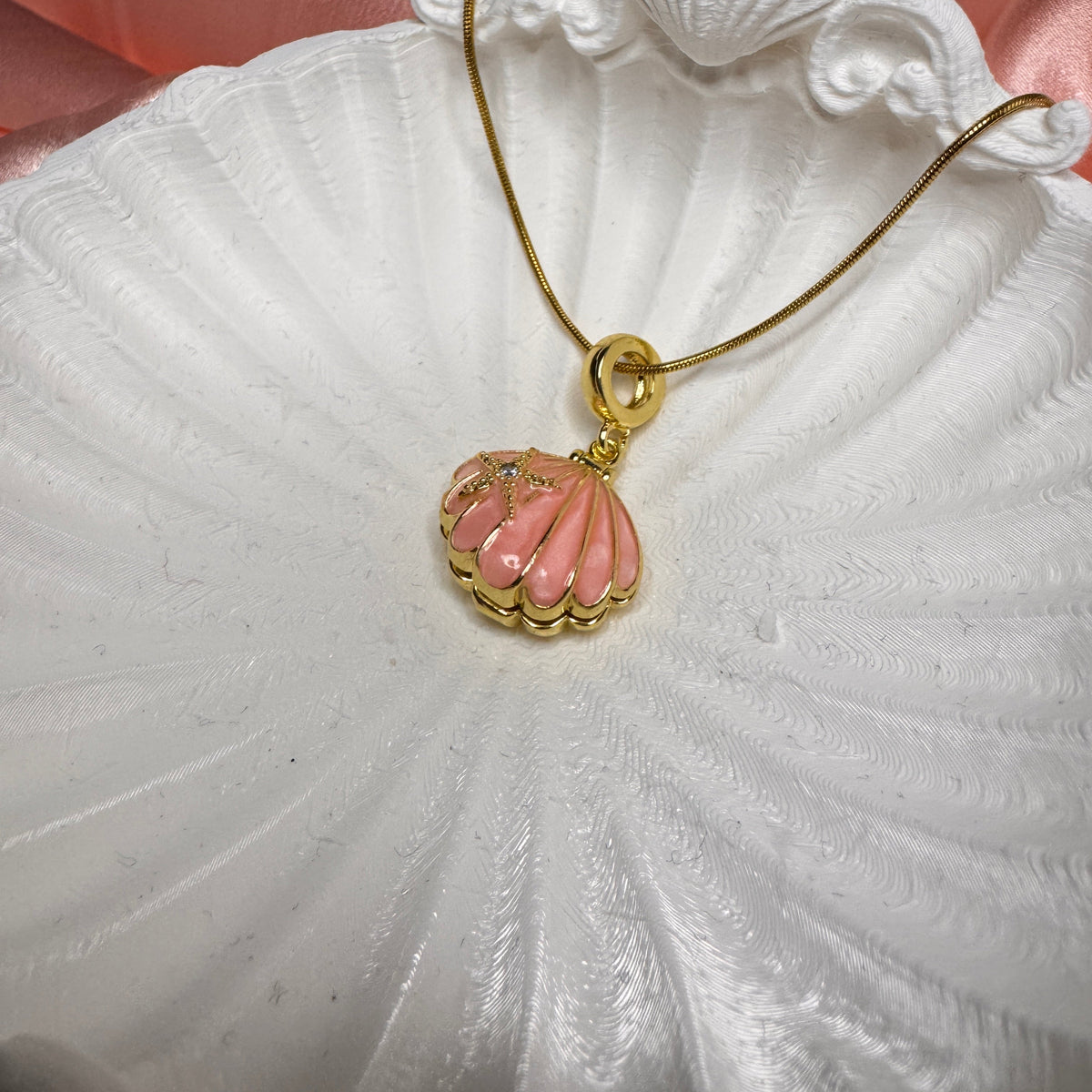 Kapaklı Pembe İstiridye Kolye