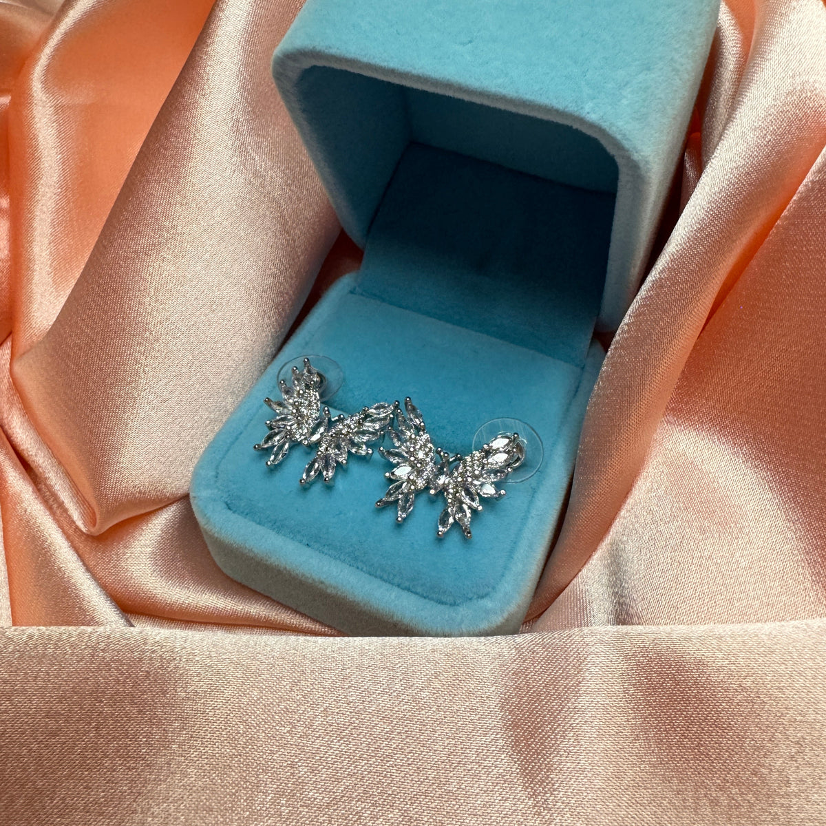 Mariposa Pırlanta Işıltılı Zirkon Taşlı Silver Küpe