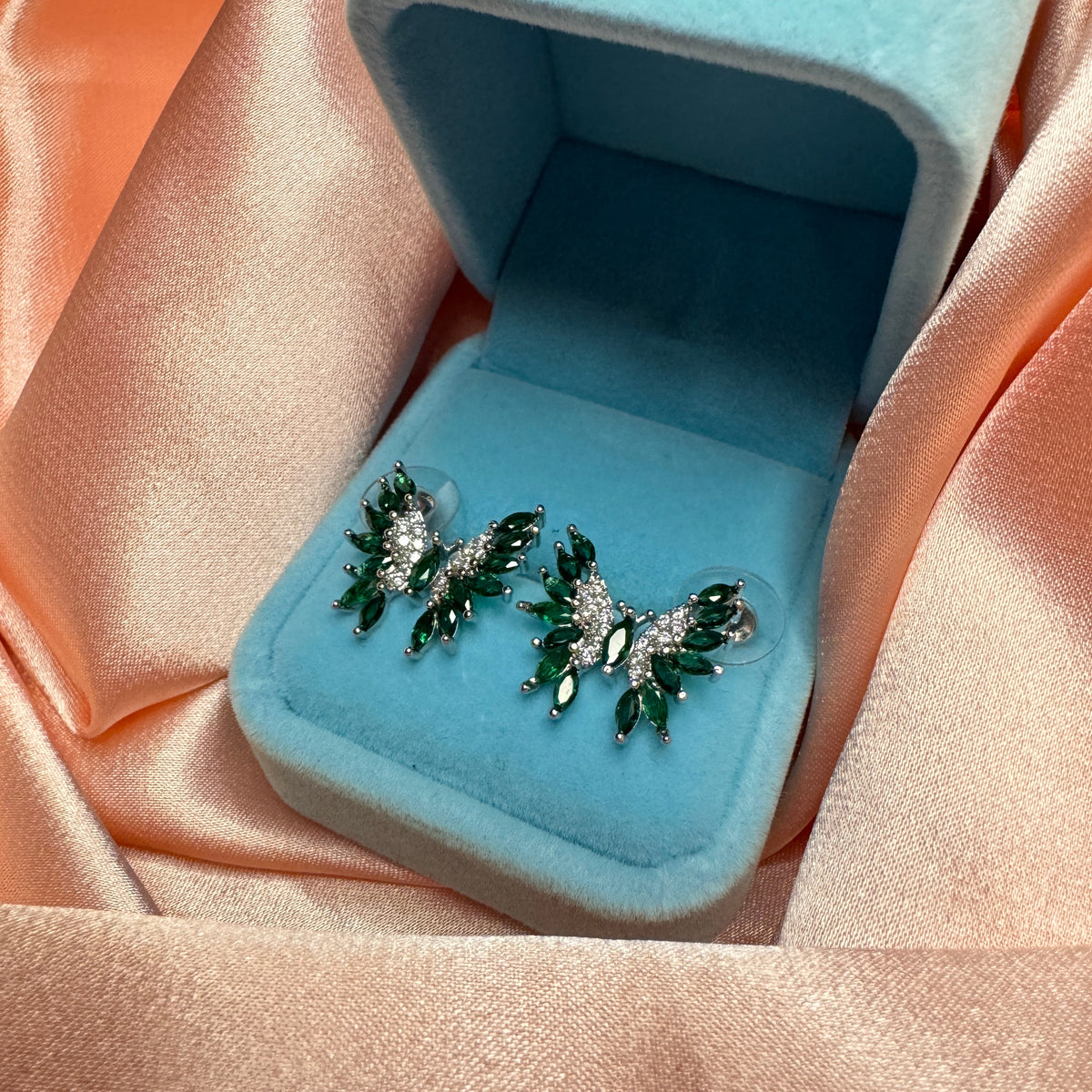 Mariposa Zümrüt Yeşil Zirkon Taşlı Silver Küpe