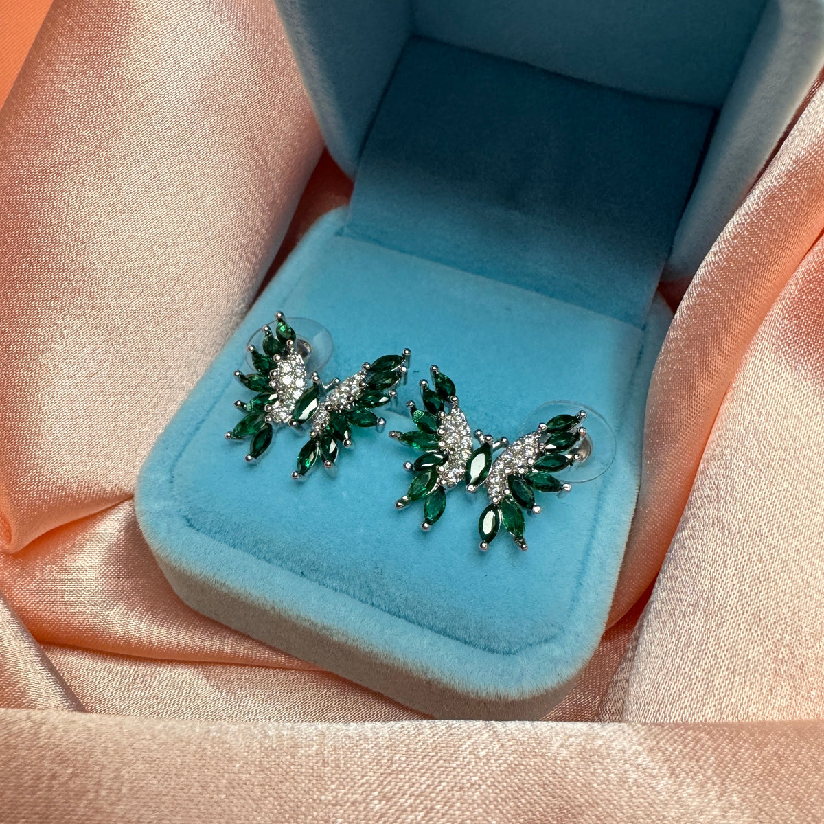Mariposa Zümrüt Yeşil Zirkon Taşlı Silver Küpe
