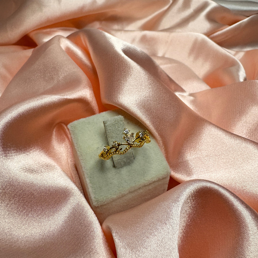 Tiara Taç Motifli Zirkon Taşlı Gold Yüzük